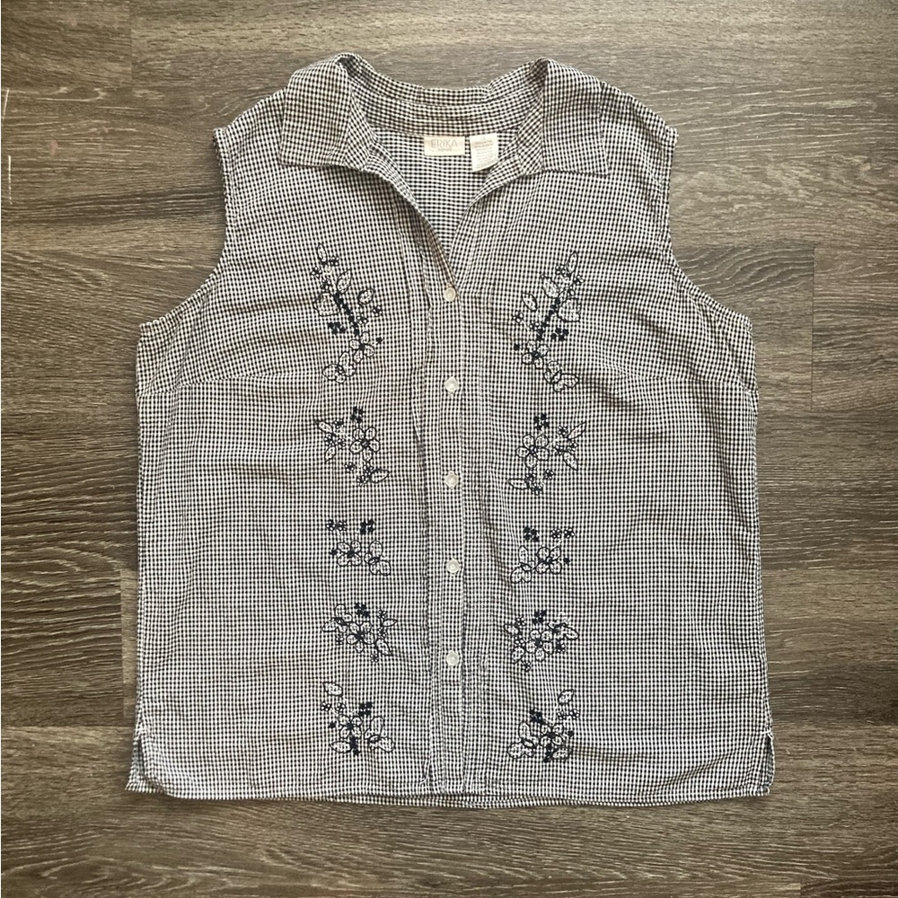 Erika sleeveless button down gingham top in size 1X